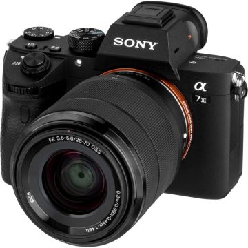 Sony Alpha 7 Mark III Pilna Kadra Bezspoguļa Kameras Komplekts ar SEL 28-70mm Objektīvu, 24.2MP, 3" Ekrāns, 4K Video