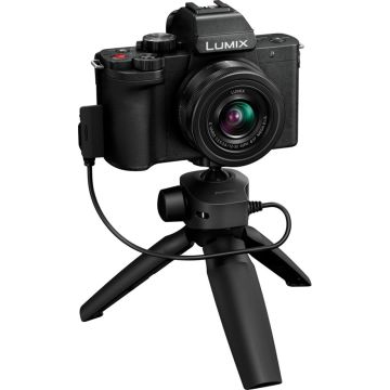 Panasonic Lumix DC-G100D Bezspoguļa Kamera, 20.3MP, 3" Ekrāns, 4K Video, Melna, ar H-FS 12-32mm Objektīvu un DMW-SHGR2 Rokturi